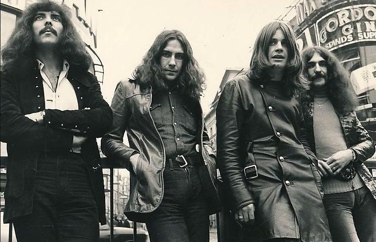 О биография Black Sabbath в классическом стиле